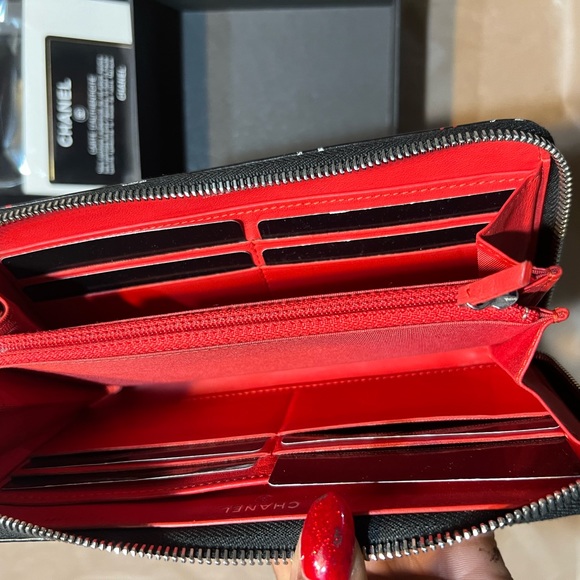 Authentic CHANEL Zip Around Long Wallet Black/ Multicolor Lambskin leather - Picture 3 of 15